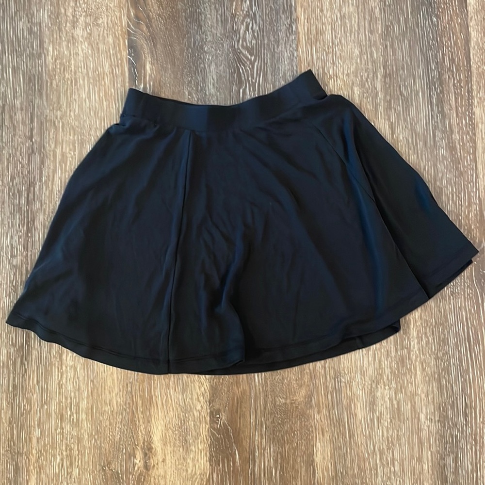 Black flowy skirt.